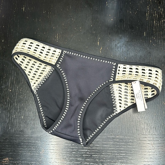 NWT VS Swim The Surf Crochet Trim Classic Hipster Bikini Bottom Black Womens S/P - Picture 1 of 3